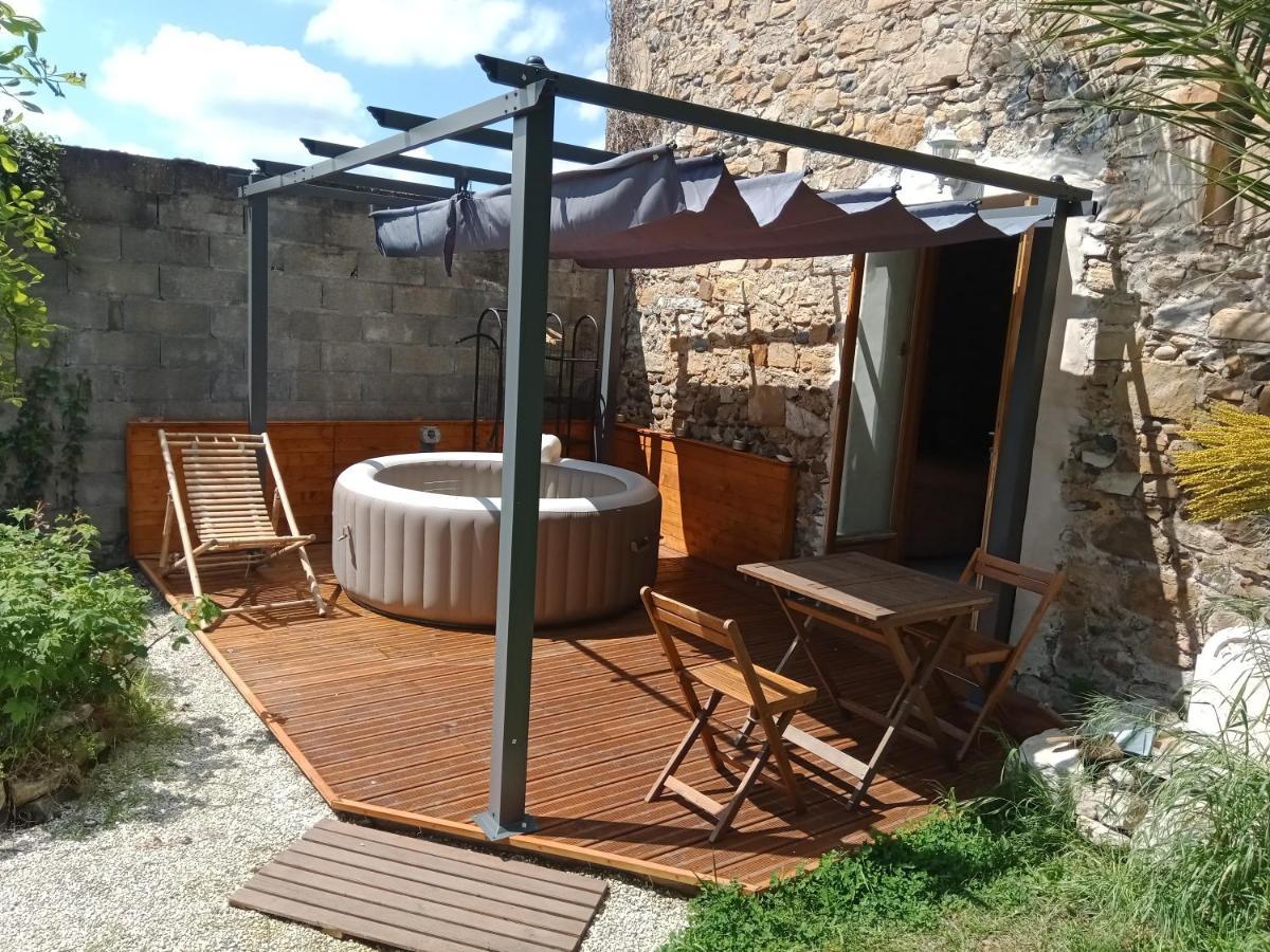 Gite De 6 A 14 Pers Avec Piscine-Jacuzzi- Salle Des Fetes Bastanes Exterior foto