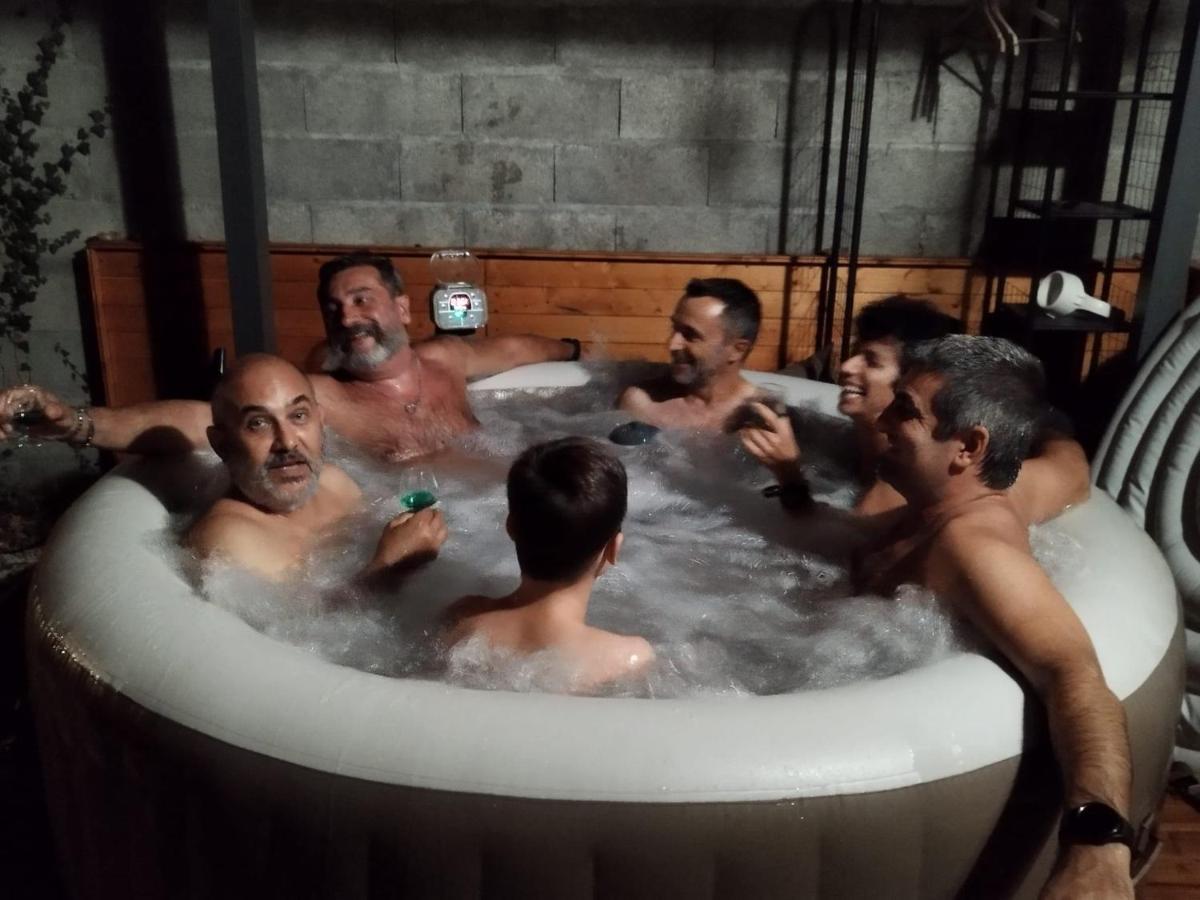 Gite De 6 A 14 Pers Avec Piscine-Jacuzzi- Salle Des Fetes Bastanes Exterior foto